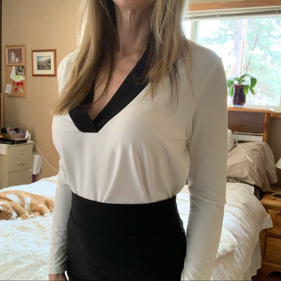 MANGO Blouse Off White With Black Collar NEW WITH TAGS Size Medium - Picture 8 of 11